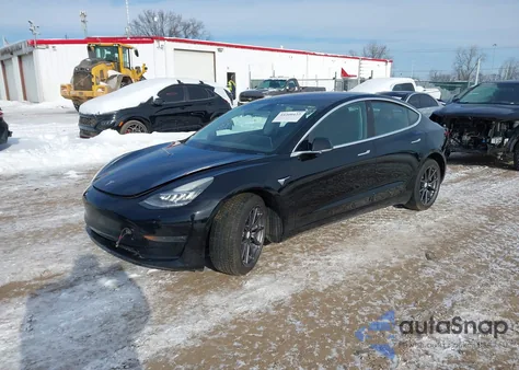 2019 Tesla Model 3 Long Range/Performance z USA, uszkodzony, nr VIN 5YJ3E1EB0KF196993